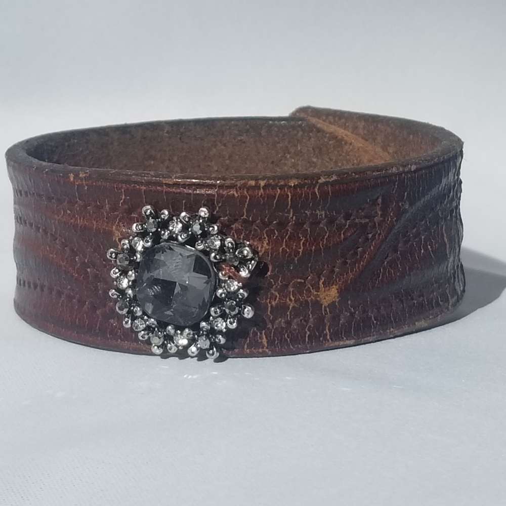 Leather cuff bracelets - Picture 10 of 10